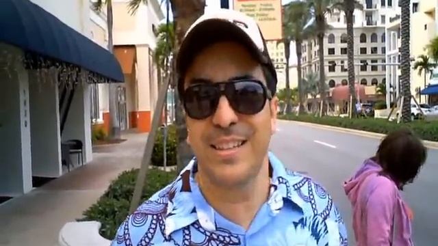 The Scooter Maven tries out the Trolley life in Miami смотреть онлайн