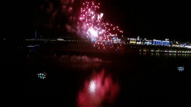 Российско-Китайский Салют с высоты 150 метров на День Победы в Благовещенске 09.05.2015 смотреть онлайн