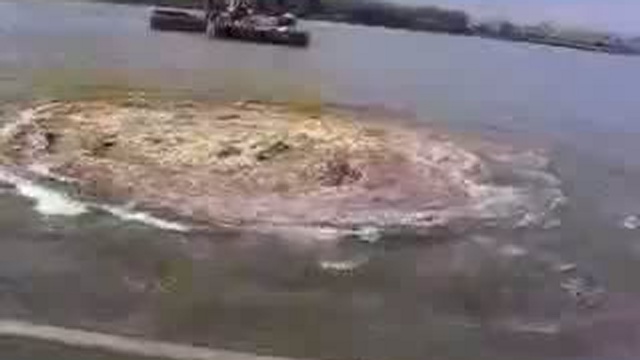 Взрыв под водой смотреть онлайн