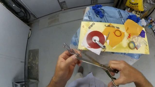 Как и чем повторно наклеить эмблемы и шильдики на авто. смотреть онлайн
