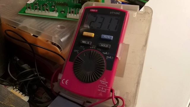 Ошибка питания холодильника "Атлант" (F5 превышения напряжения) смотреть онлайн