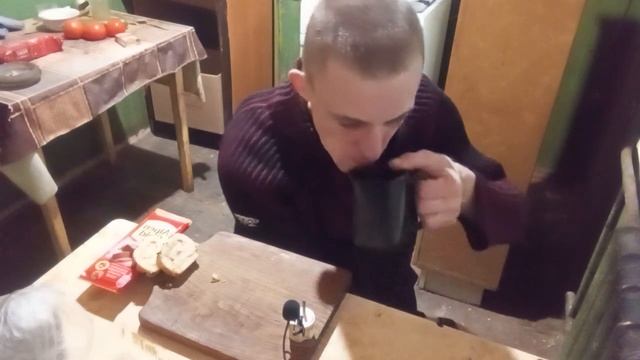 Сладкий Мукбанг Рулет Бисквитный Шоколад с Клубникой и Йогуртом/Mukbang/(Обжор Сладкого)