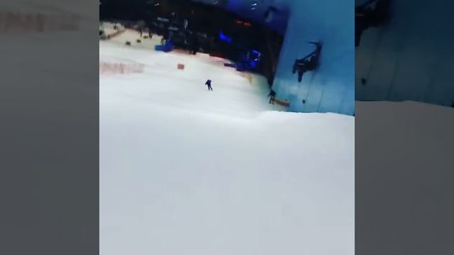 Dubai mall-ski hill смотреть онлайн