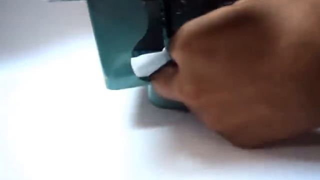 Como colocar linha em Overlock Dragonfly GN1-6D смотреть онлайн