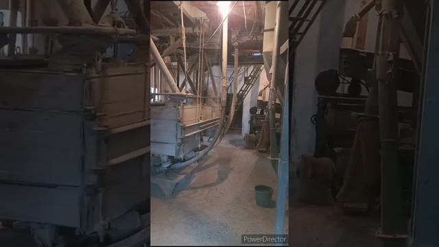 Мельца построенна в время СССР. смотреть онлайн