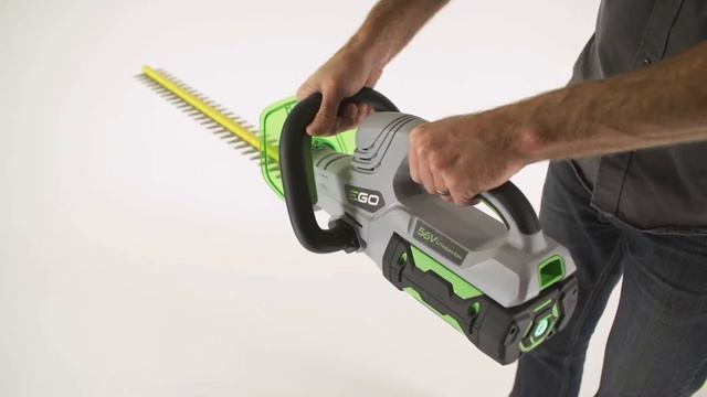 Performing a Side Cut with Your EGO Hedge Trimmer смотреть онлайн