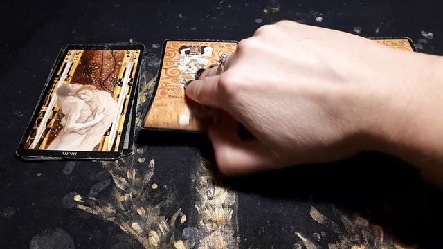 Гадание на Таро. ЖИВ ИЛИ МЕРТВ ПРОПАВШИЙ ЧЕЛОВЕК? смотреть онлайн