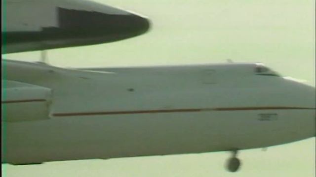 Antonov AN-225 Mriya - The World's Largest Aircraft - An-225 Soviet Space Shuttle Transporter смотреть онлайн