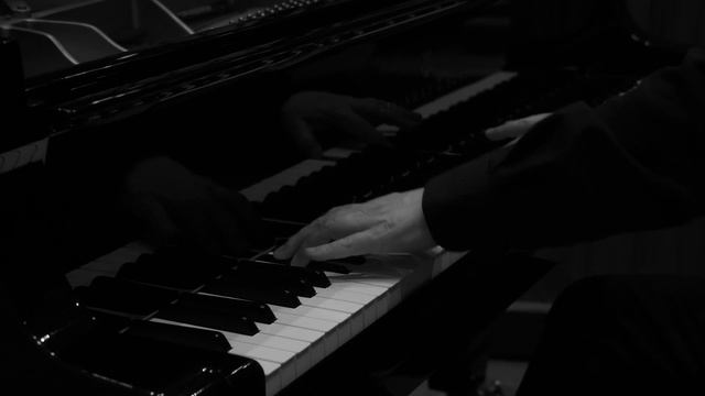 Franz Schubert. Impromptu in A flat major, op.142, No.2 -- Mikhail Kollontay (piano) смотреть онлайн