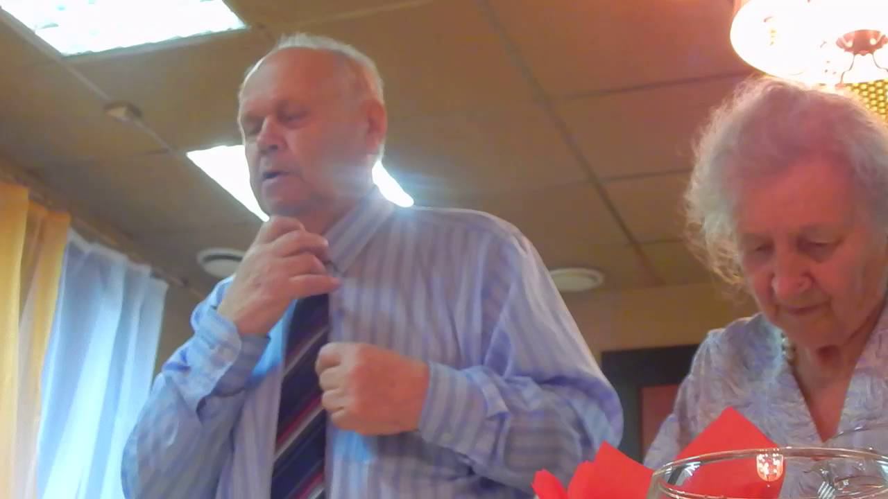 Дедеушка и бабушка рассказывают про 44ый год и историю семьи. смотреть онлайн