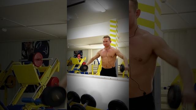 НИКОГДА НЕ КАЧАЙ ТАК ПЛЕЧИ! смотреть онлайн