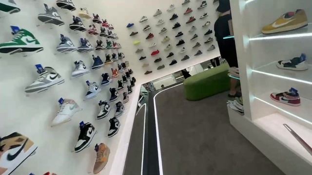 ЭВЕЛОН ЗАРЕЙДИЛ МАГАЗИН НИКИТЫ ЕФРЕМОВА В ДУБАЕ || ВЫБРАЛ ПОДАРОК ЗЛОМУ || ОБЗОР NIKITA EFREMOV смотреть онлайн