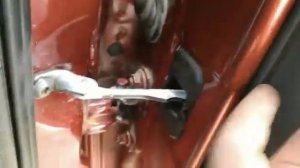 Рено Логан. Смазка дверей.