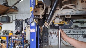 Замена задних амортизаторов Тайгер ТагАЗ