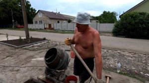 Строим забор из бутового камня