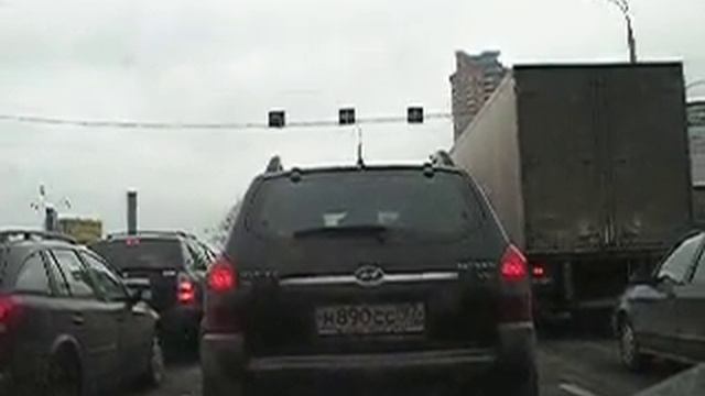 LED vs Bulb on road смотреть онлайн