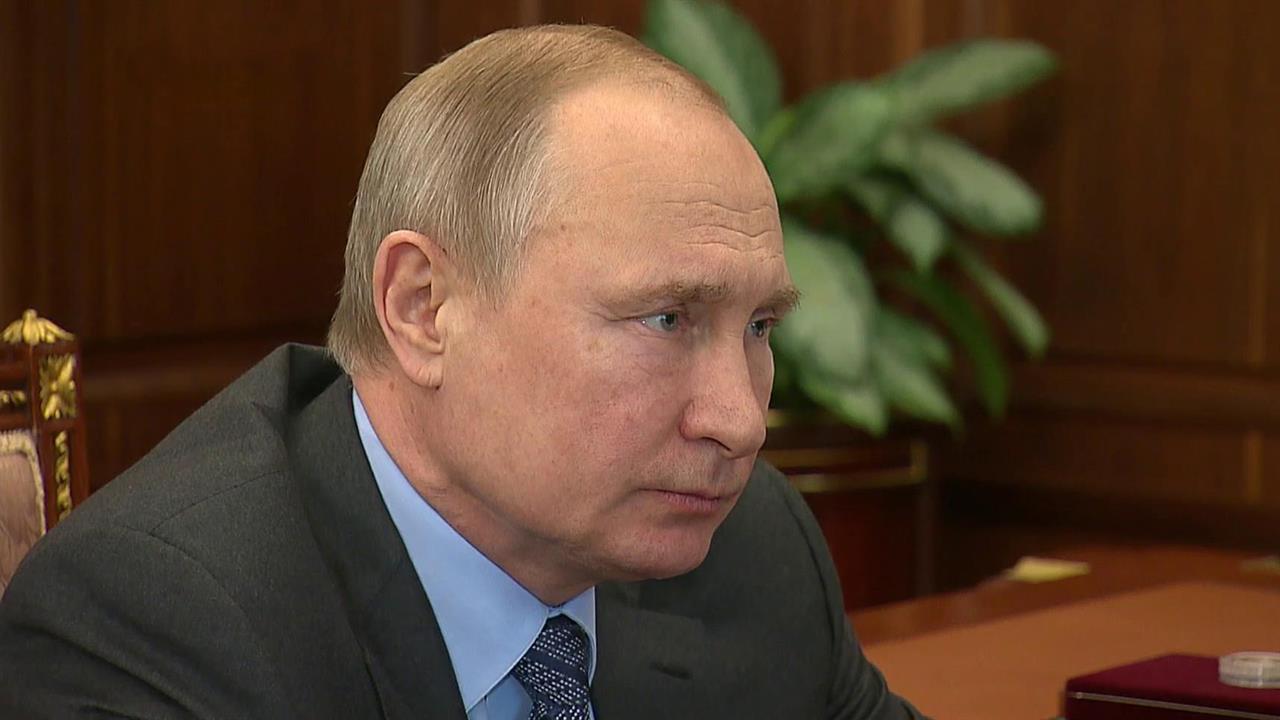 Владимир Путин поручил Алексею Миллеру подготовить предложения по ускорению темпов газификации ст... смотреть онлайн