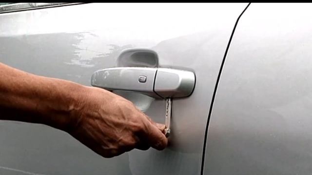 How to Open and Start Chevrolet Blazer Keyless Start Models with a Dead Key Fob Battery. смотреть онлайн