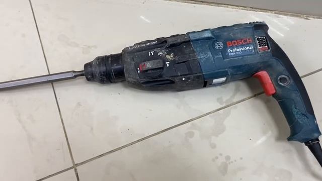 Перфоратор BOSCH GBH 240 смотреть онлайн