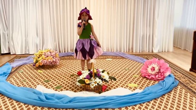 Мария Кузеванова 5 лет. Песня «Букетик». Музыка и слова Инги Пиреевой смотреть онлайн