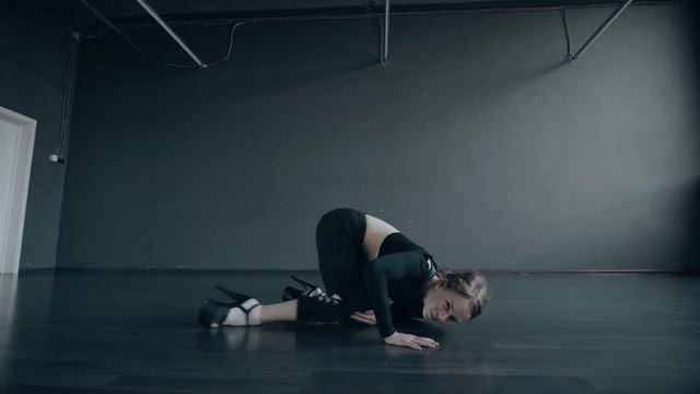 Strip choreogrphy скрипка
