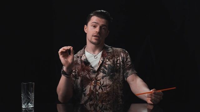 Лучший трюк с коктейльной трубочкой | Best straw trick ever смотреть онлайн