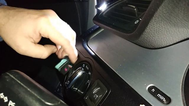Vw Passat parking brake switch replace смотреть онлайн