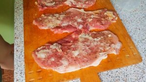 Шницель из свинины на сковороде