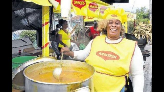 Alice Crab Lady In Serious Problems & Gets Rejected From Selling At Crab Circle By Kingston Mayor смотреть онлайн