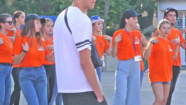 Анапа Vlog 19 июля 2019 г. Смотрим пляж Санта-Фе с Набережной, сильный ветер. Ждём концерт в 18:00.