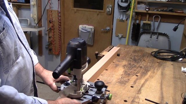 Festool OF 1400 Router - Getting A Grip And Some Test Cuts