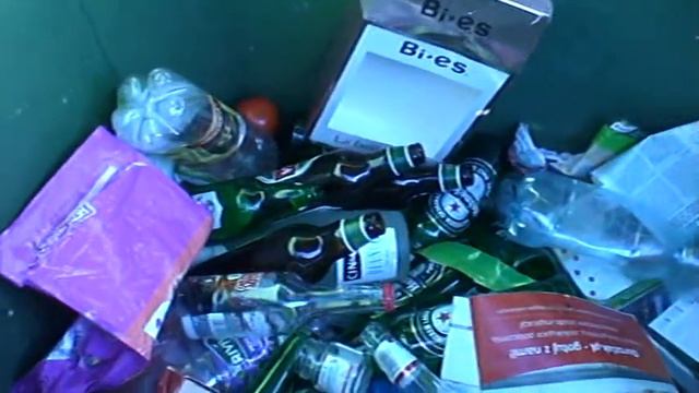 Так выглядит мусорка в Польше смотреть онлайн