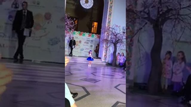 Радмила Исхакова 5 лет "Раз ладошка, два ладошка" смотреть онлайн