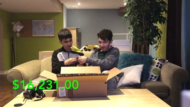 Unboxing A $3000 *EBAY* Mystery Box (Cash, iPad, Macbook and More) смотреть онлайн