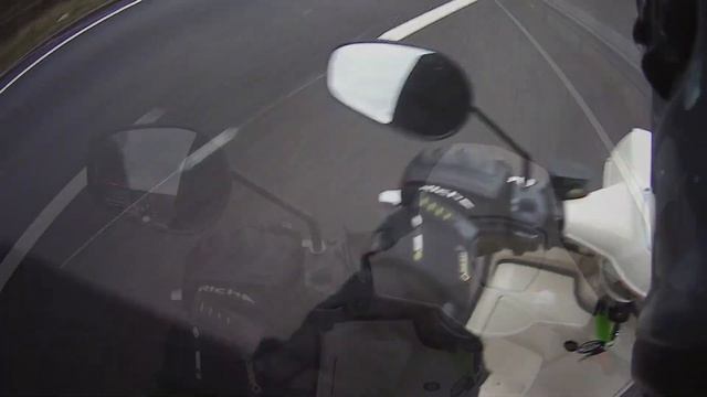 SLUK | Royal Alloy GP 300 S TOP SPEED - Versus Vespa GTS 300 смотреть онлайн