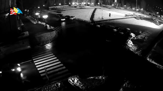 Объектив 7 12 18 Лихач на авто испортил монтируемый на Соборной площади ледовый каток смотреть онлайн