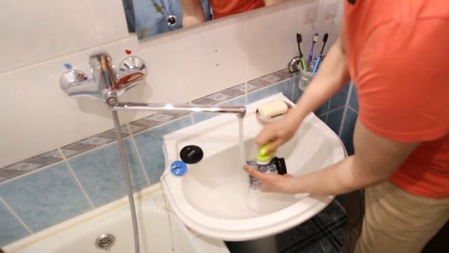 ЧИСТИМ ОБЪЕКТИВ КОКА-КОЛОЙ И МЫЛОМ! смотреть онлайн