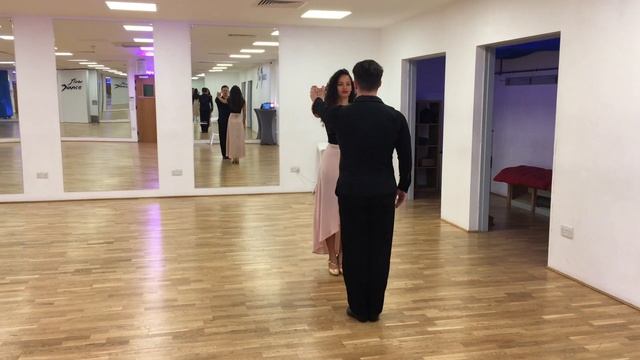 How to dance Check Promenade in Foxtrot - Improvers смотреть онлайн