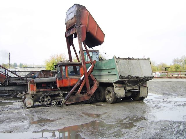 DT-75 Loader /// Дт-75 погрузчик