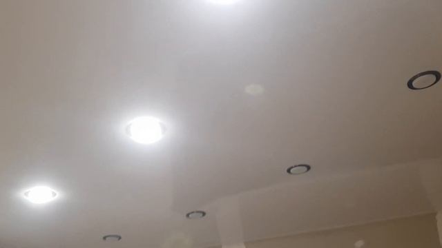 бюджетный натяжной потолок смотреть онлайн