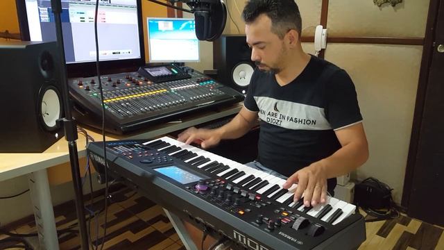 YAMAHA MODX SAX смотреть онлайн