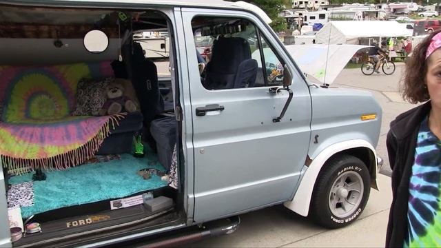 1975 Ford E150 Econoline Van. 