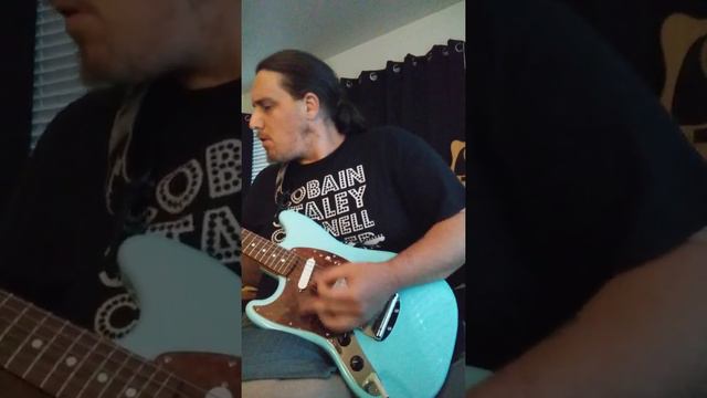 Nirvana riff medley - Fender MIJ Custom Kurt Cobain Sonic Blue Mustang смотреть онлайн