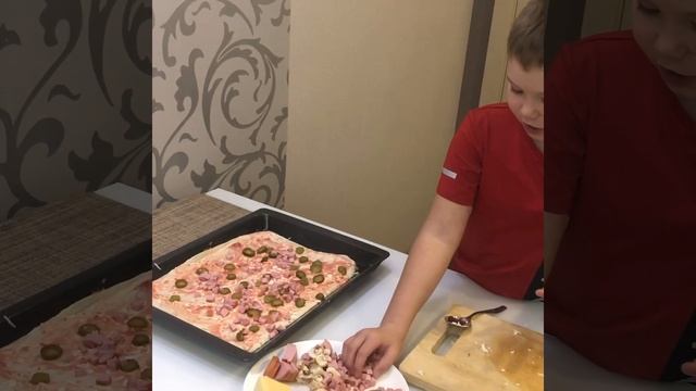 Детская пица, нельзя не соблазниться) смотреть онлайн