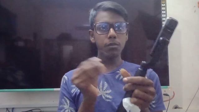 Q02s Selfie Stick/SHA/STARKS/UBANI/#TIKTOK/#INSTA