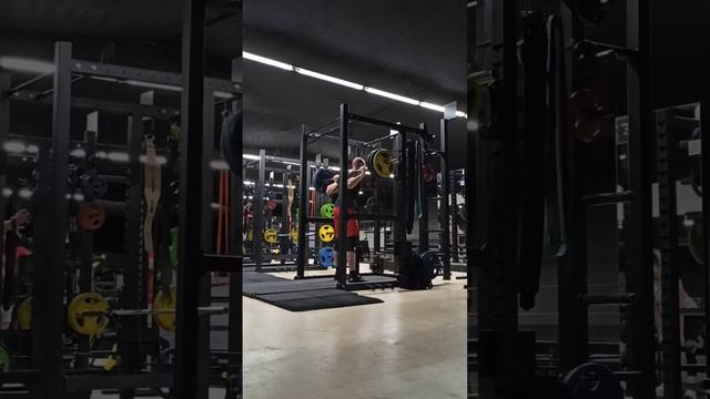 присед та на упоры 130 кг на 4