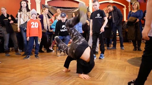 [2018.03.25] Break Rave Cypher. Круги. Михайлов Владислав смотреть онлайн