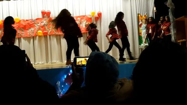 Salina in her performance at M.S. 302 смотреть онлайн