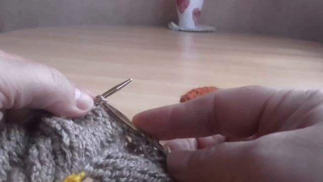 Вяжем тапочки спицами. Очень простые и красивые! смотреть онлайн