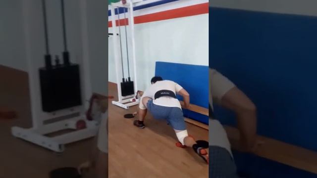 Гимнастам сложно так делать !!!Канат и шпагат. смотреть онлайн